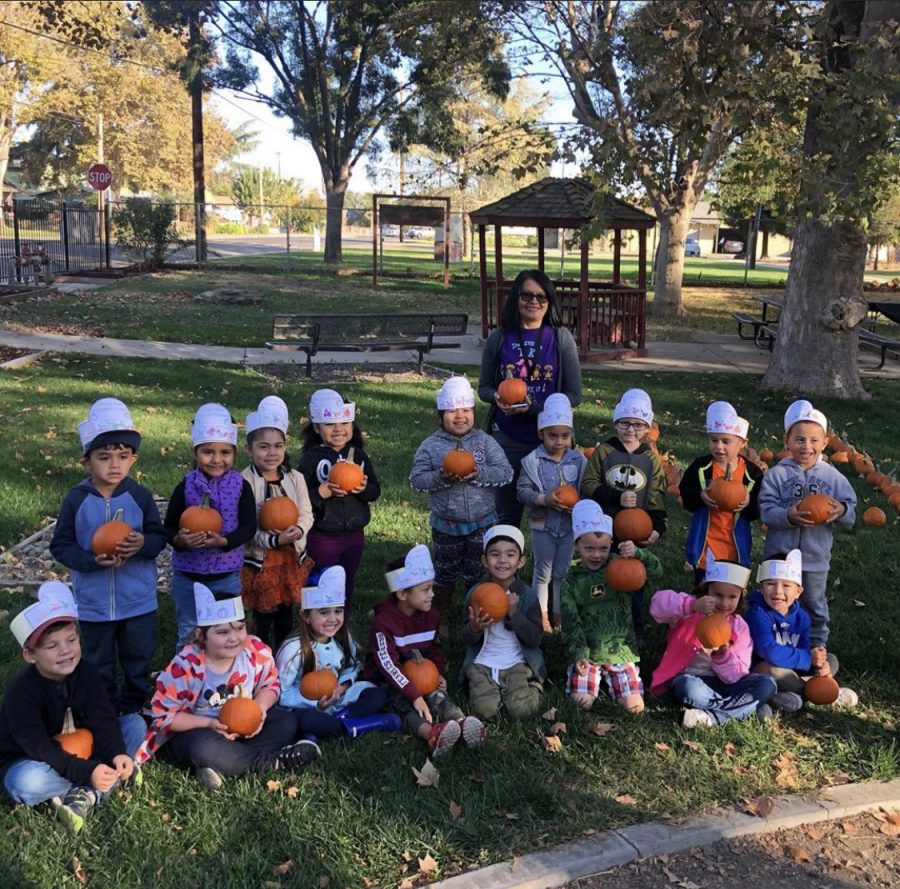 Hughson FFA Hosts Elementary Pumpkin Day